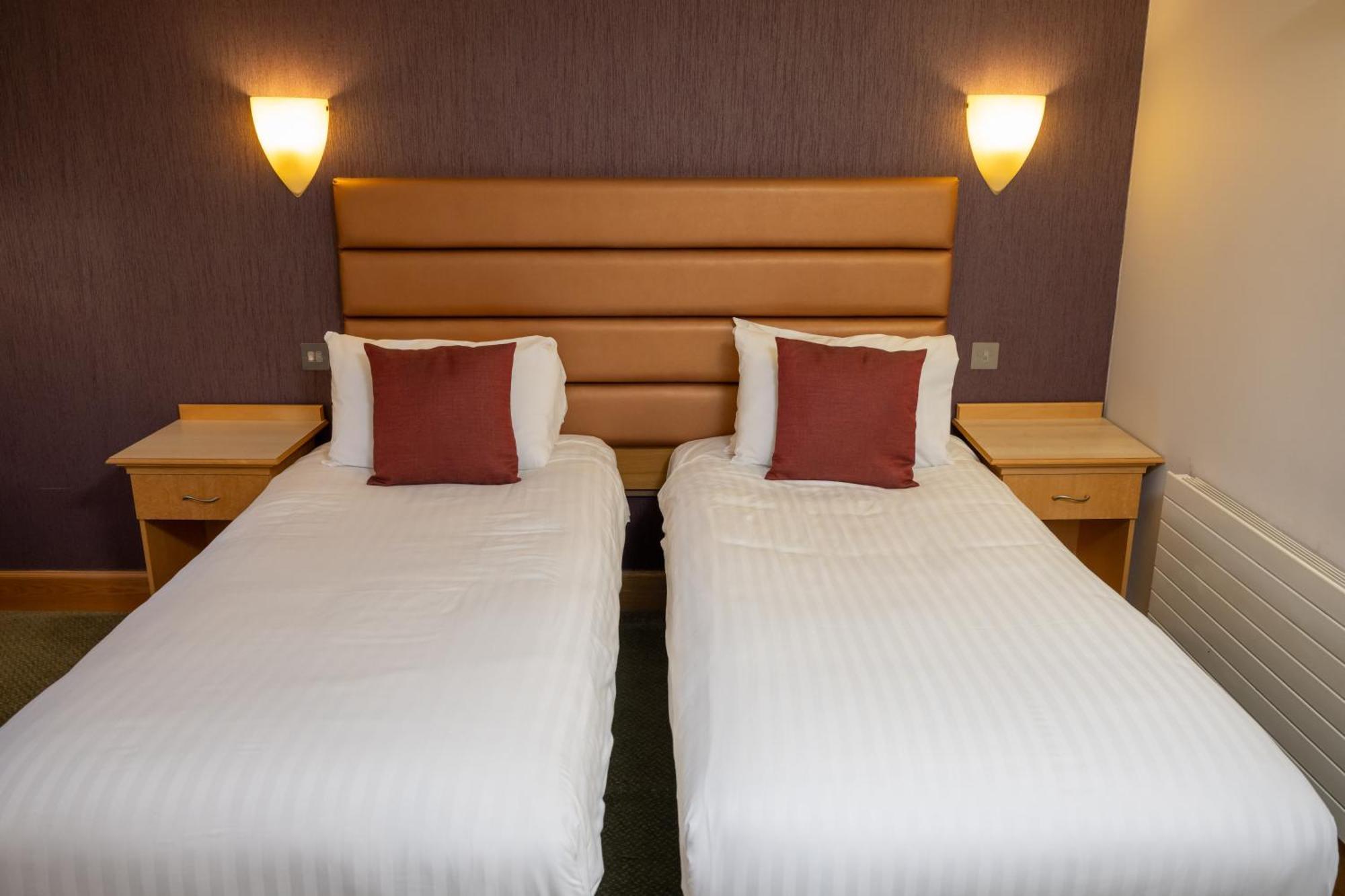 Hellidon Lakes Hotel Дейвънтри Екстериор снимка